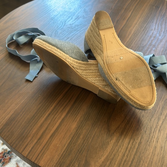 Old Navy Chambray Wedge Espadrille Heels - Picture 3 of 3